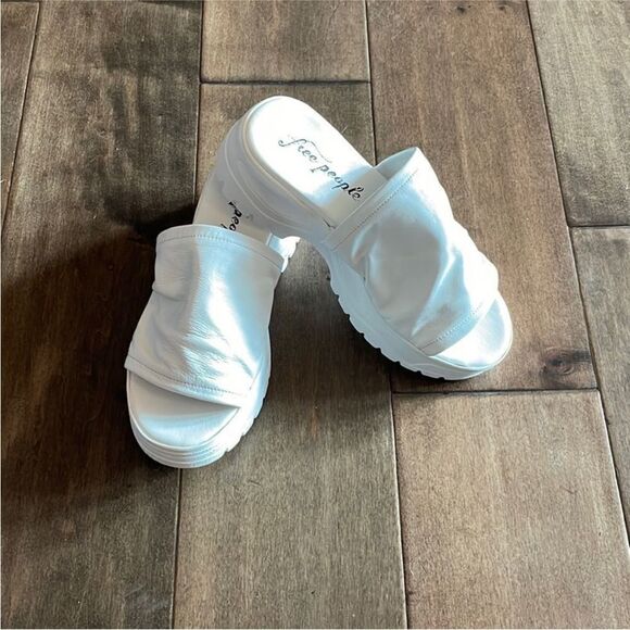 Free People Poolside White Leather Sporty Sandals Mule US 7 EU 37 Sold Out! - Picture 3 of 8